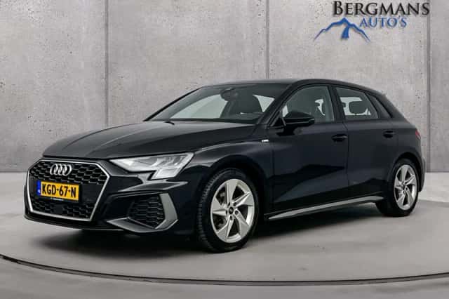 Audi A3 (2023) thumbnail 2