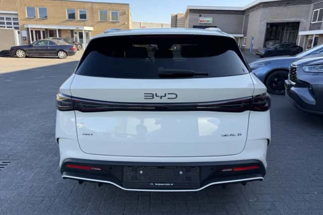 BYD Seal (2026) thumbnail 3