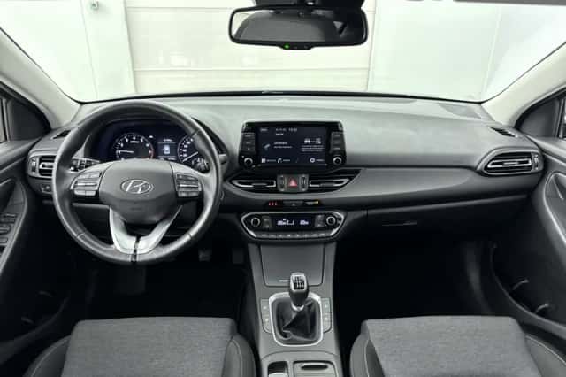 Hyundai i30 (2022) thumbnail 4
