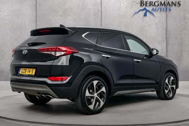 Hyundai Tucson (2016) thumbnail 2
