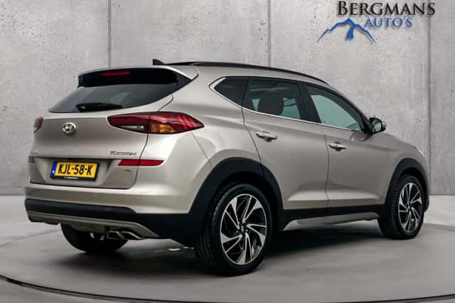 Hyundai Tucson (2018) thumbnail 3