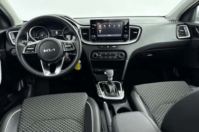 Kia Ceed (2024) thumbnail 3