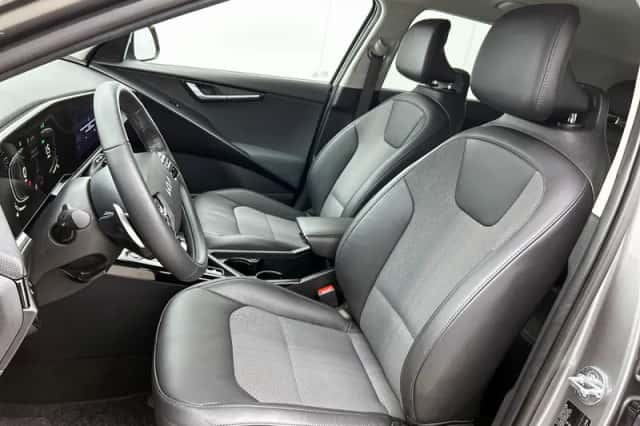 Kia Niro (2023) thumbnail 5