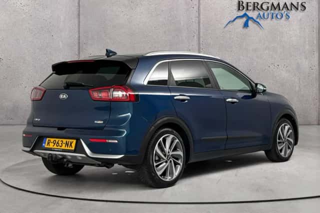 Kia Niro (2016) thumbnail 3