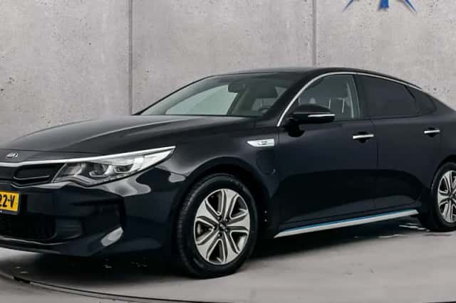 Kia Optima (2016) thumbnail 1