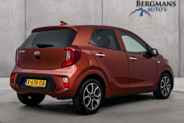 Kia Picanto (2021) thumbnail 2