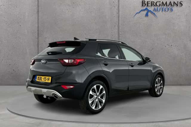 Kia Stonic (2019) thumbnail 3