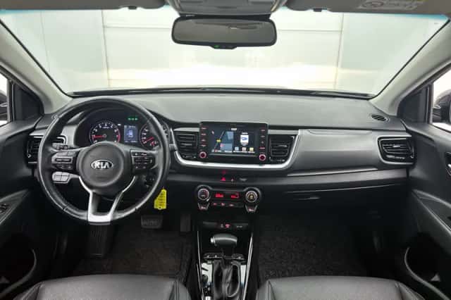 Kia Stonic (2019) thumbnail 4