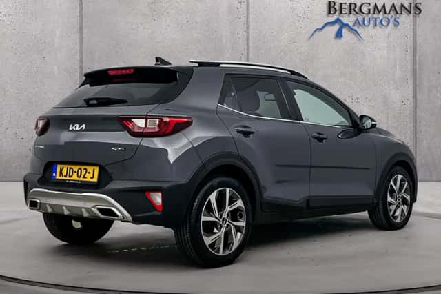 Kia Stonic (2022) thumbnail 3