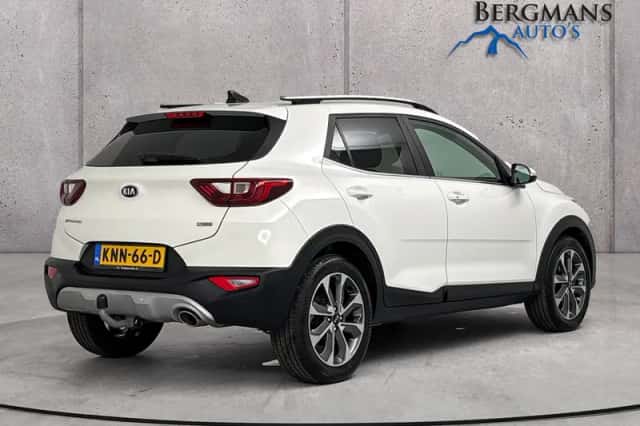 Kia Stonic (2020) thumbnail 3