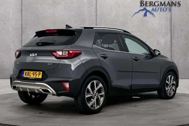 Kia Stonic (2022) thumbnail 3