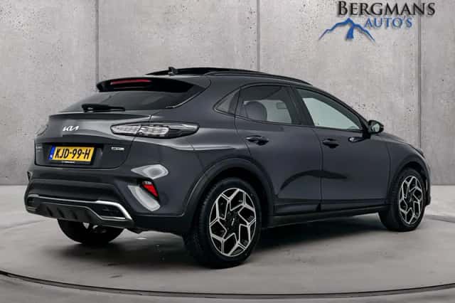 Kia XCeed (2024) thumbnail 3
