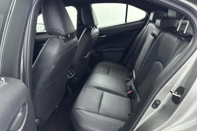 Lexus UX (2019) thumbnail 6