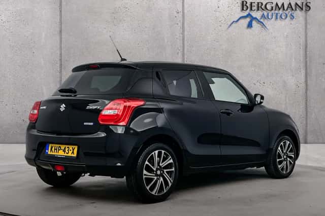 Suzuki Swift (2022) thumbnail 2