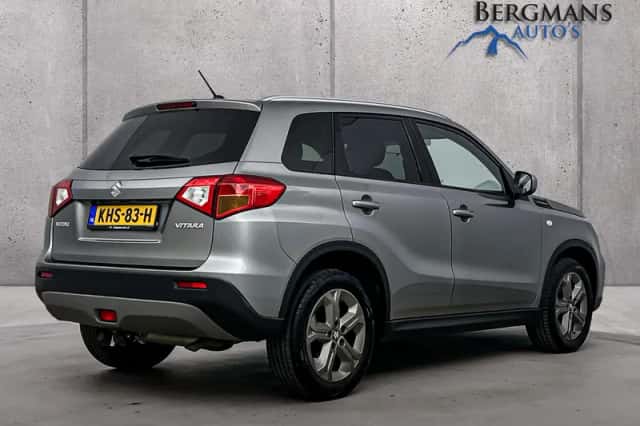 Suzuki Vitara (2019) thumbnail 3