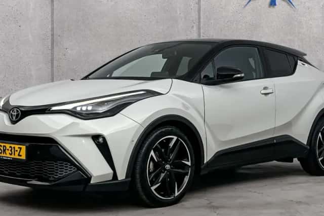 Toyota C-HR (2022) thumbnail 1