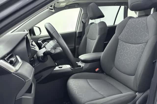 Toyota RAV4 (2022) thumbnail 5