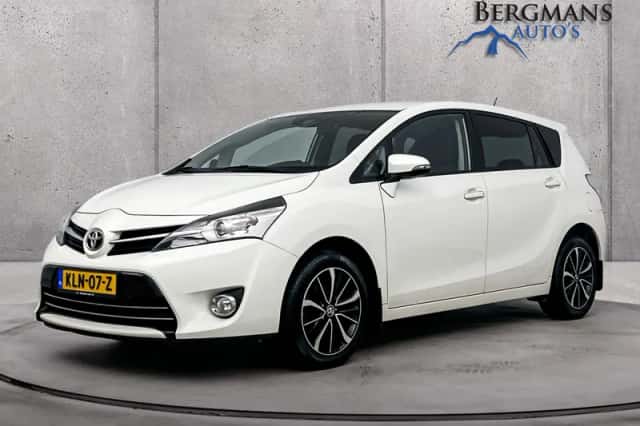 Toyota Verso (2017) thumbnail 2