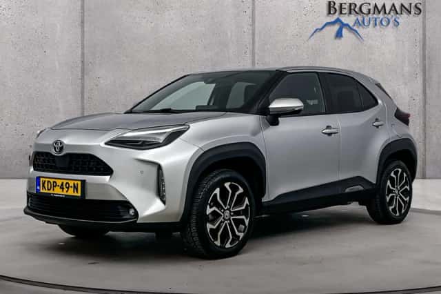 Toyota Yaris (2021) thumbnail 2