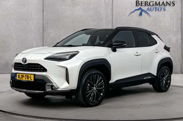 Toyota Yaris (2023) thumbnail 2