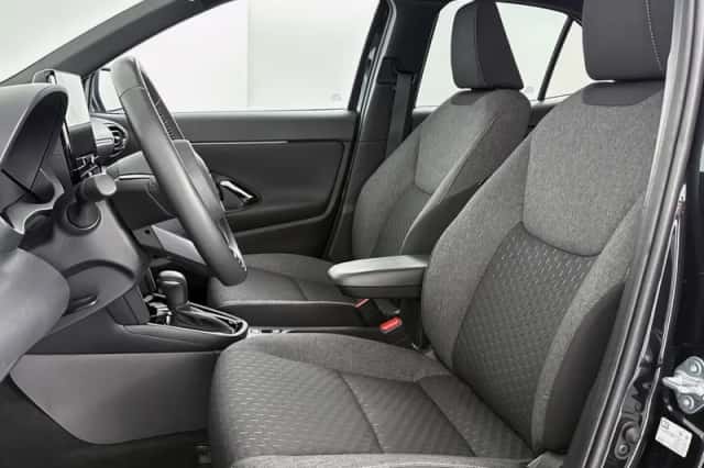 Toyota Yaris (2024) thumbnail 5