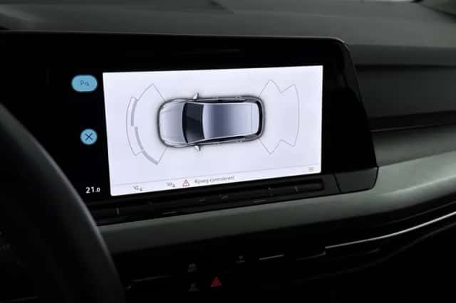 Volkswagen Golf (2023) thumbnail 6
