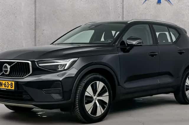 Volvo XC40 (2024) thumbnail 1
