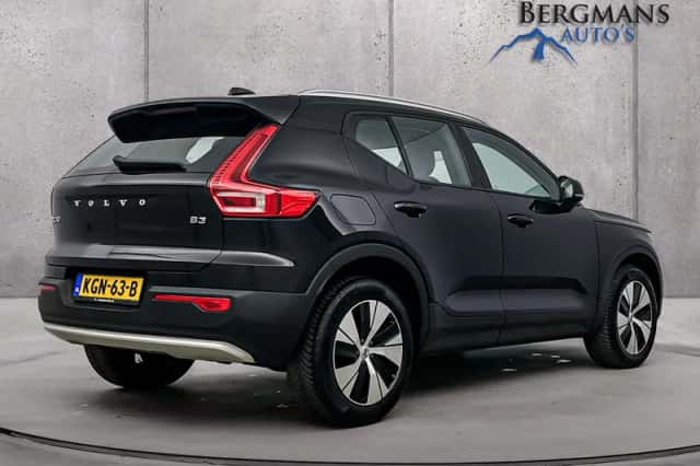 Volvo XC40 (2024) thumbnail 2