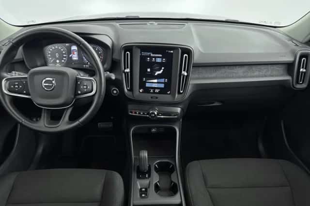 Volvo XC40 (2021) thumbnail 3