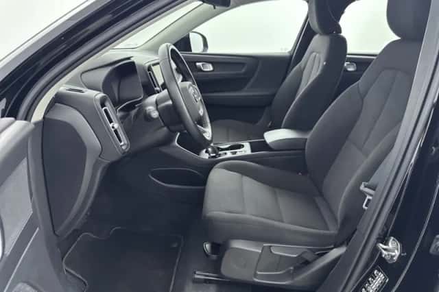 Volvo XC40 (2021) thumbnail 4