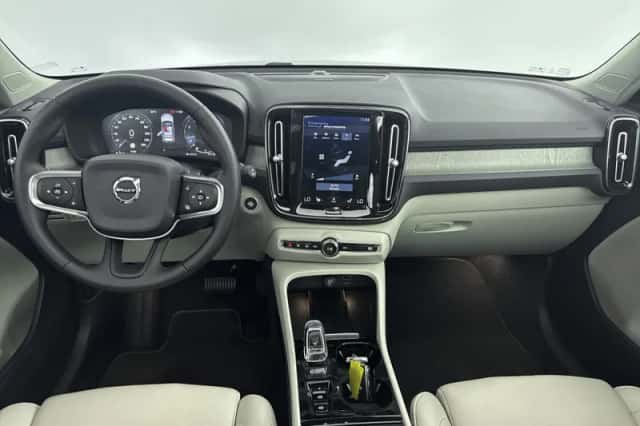 Volvo XC40 (2019) thumbnail 4