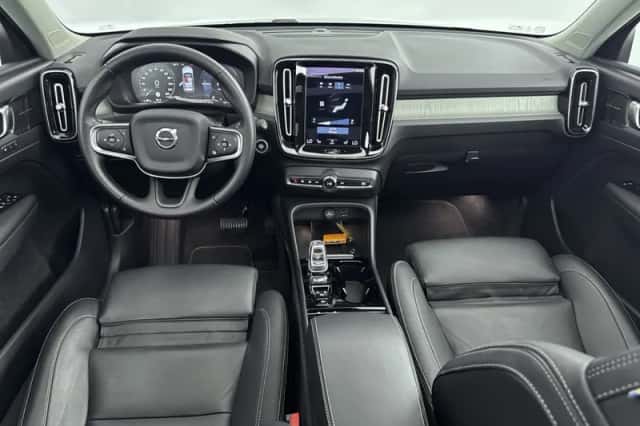 Volvo XC40 (2021) thumbnail 4