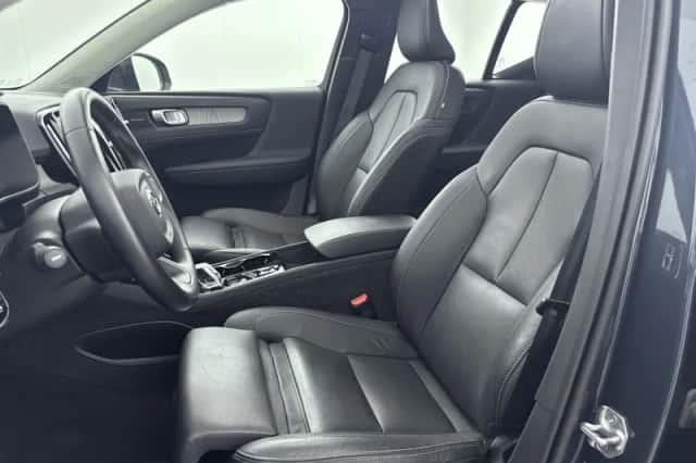 Volvo XC40 (2021) thumbnail 5