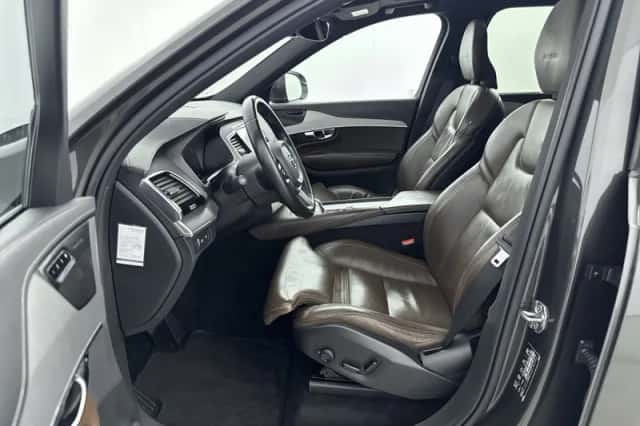 Volvo XC90 (2019) thumbnail 4