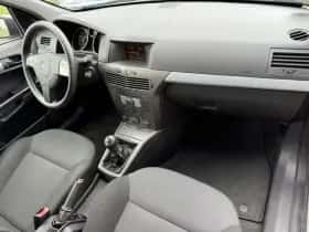 Opel Astra (2005) thumbnail 12