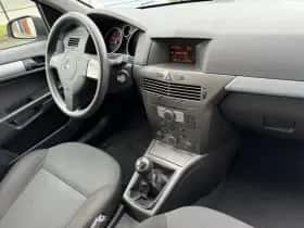 Opel Astra (2005) thumbnail 13