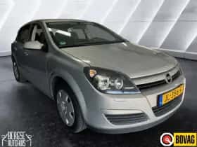 Opel Astra (2005) thumbnail 3