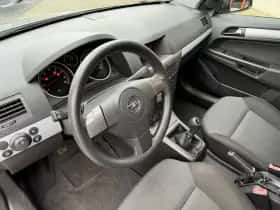 Opel Astra (2005) thumbnail 5