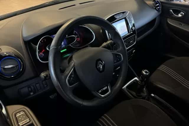 Renault Clio (2017) thumbnail 2