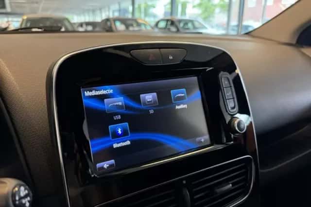 Renault Clio (2017) thumbnail 13