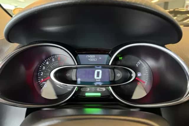 Renault Clio (2017) thumbnail 24