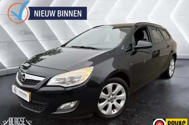 Opel Astra (2012) thumbnail 1