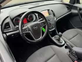 Opel Astra (2012) thumbnail 2