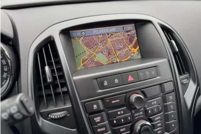 Opel Astra (2012) thumbnail 11