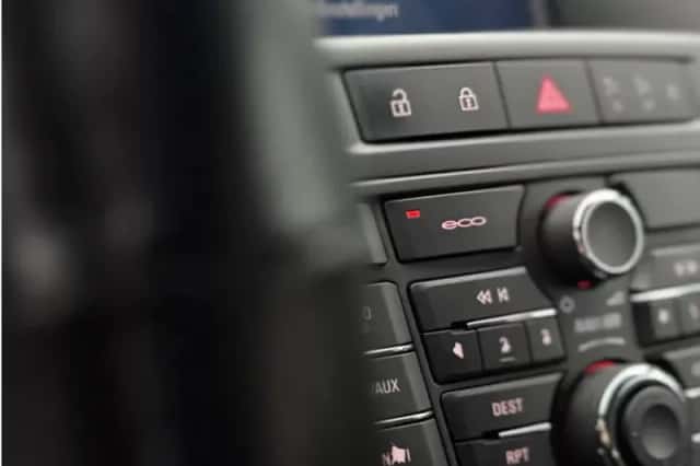 Opel Astra (2012) thumbnail 14