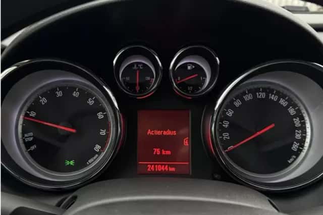Opel Astra (2012) thumbnail 24