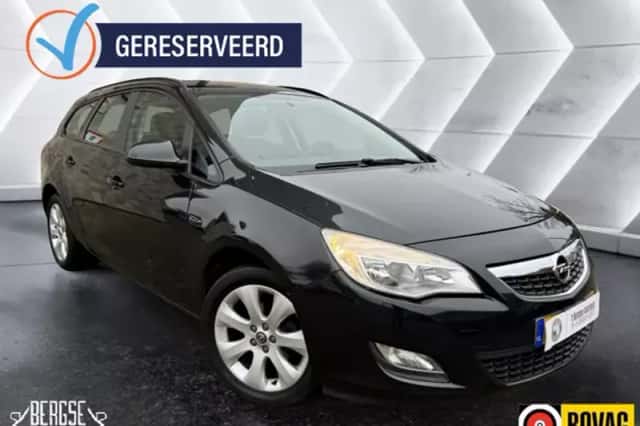 Opel Astra (2012) thumbnail 4