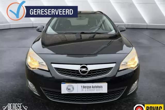 Opel Astra (2012) thumbnail 5