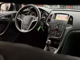 Opel Astra (2012) thumbnail 8