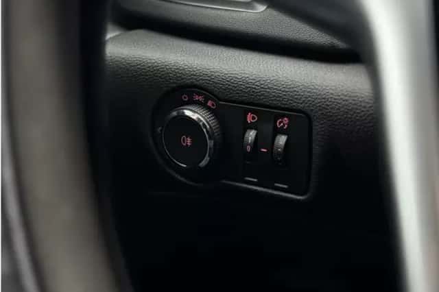 Opel Astra (2012) thumbnail 10